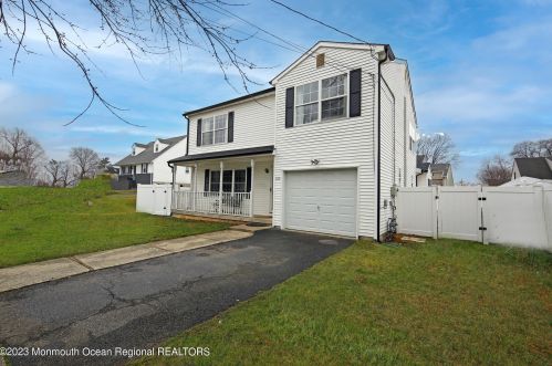 185 Hudson Ave, Middletown, NJ 07748-5526