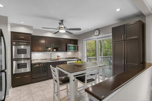 32 Mayer Dr, Airmont NY  10901-3729 exterior