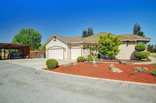 5890 Yuste Ln, Hollister CA  95023-9538 exterior