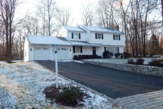 29 Powder Horn Hl, Brookfield Center, CT 06804-3726