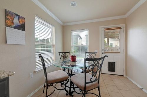 7104 Crestone Rd, Austin TX 78744-1772 exterior