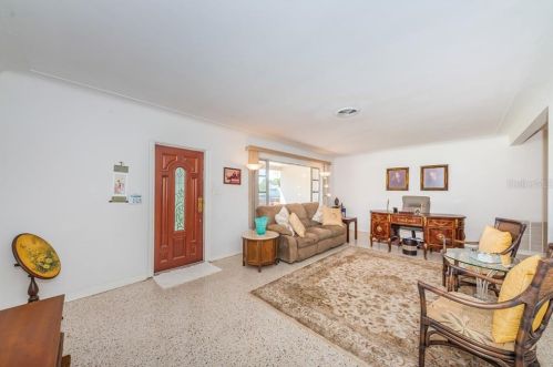 781 58th Ave, Saint Petersburg FL  33703-1601 exterior