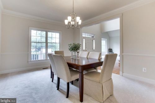 5594 Tucson Ct, Haymarket VA  20169-3145 exterior