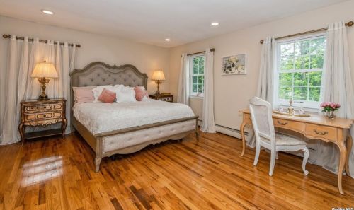 37 Kivy St, Huntington Station NY  11746-2044 exterior