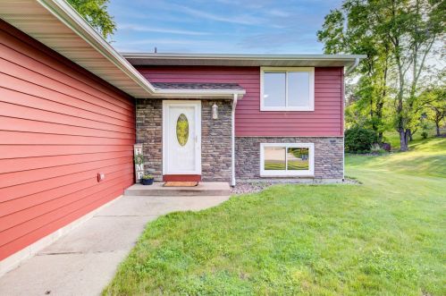 7570 208th St, Columbus, MN 55025