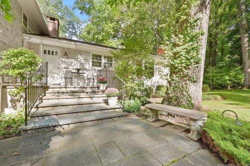 64 Nubel Ln, New Canaan, CT 06840-6912