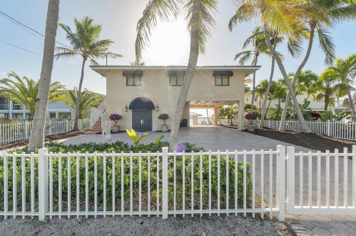 632 Island Dr, Key Largo FL  33037-4808 exterior