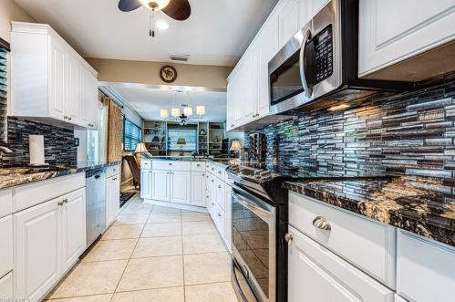 124 Flame Vine Dr, Naples, FL 34110-5701
