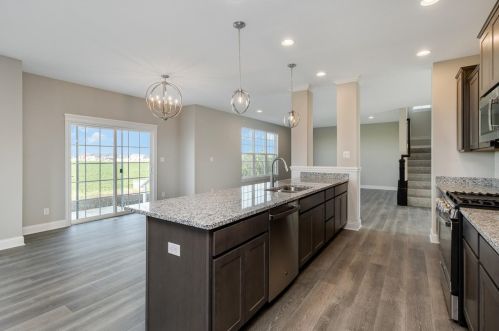 10158 Sentry Dr, Saint John, IN 46373