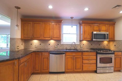 32 Maryland St, Huntington Station NY 11746-6945 exterior