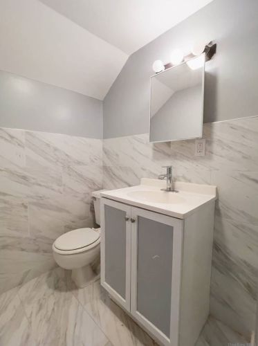 129 Thomas Ave, Bethpage NY  11714-1711 exterior