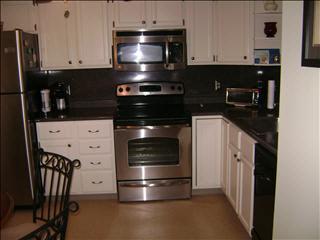 1103 Williamsburg Dr, Mahopac, NY 10541-2849