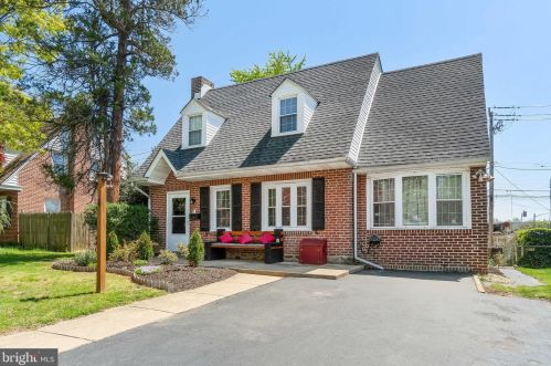 4 Salisbury Dr, Wilmington, DE 19809-3414