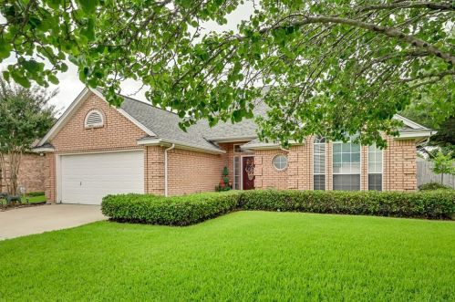 2208 Nugent Dr, Midlothian, TX 76063-5126