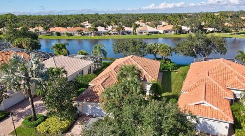 5047 Jarvis Ln, Naples, FL 34119-9539