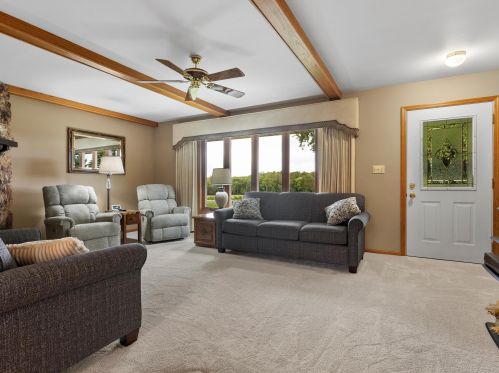 1044 Union Rd, Manitowoc, WI 54220-9781