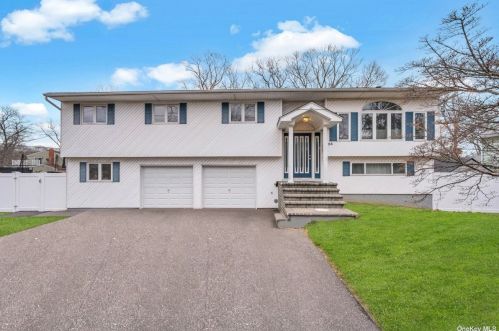 23 Carleton Ave, Islip Terrace, NY 11752-1517