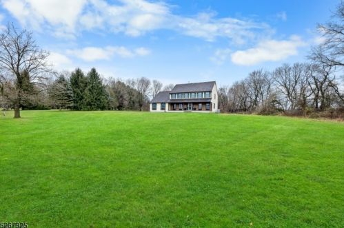7 Bellis Ct, East Amwell Township, NJ 08551-1603