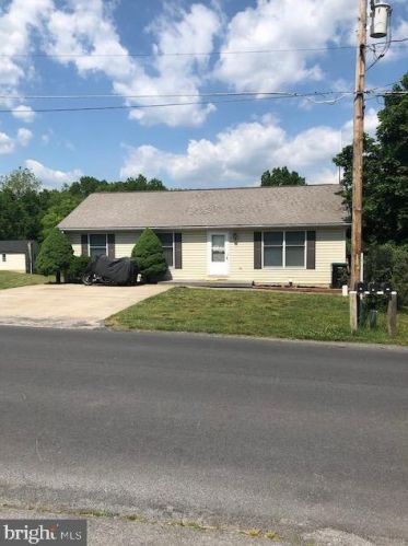 754 Ash St, Strasburg, VA 22657-2035