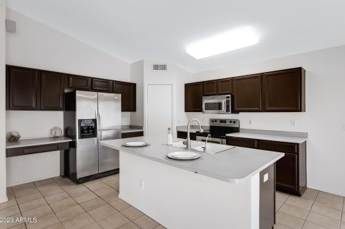 4925 Buffalo St, Chandler, AZ 85226-7907