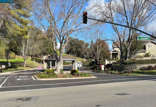 1283 Canyon Side Ave, San Ramon CA  94582-4560 exterior