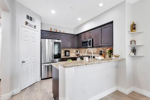 2726 Night Jasmine Dr, Simi Valley CA  93065-1545 exterior