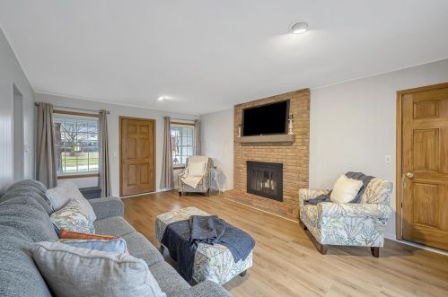 1055 Champagne Dr, Marion OH  43302-6626 exterior