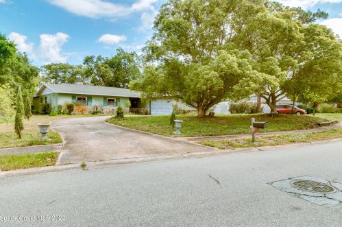 2706 Yorkshire Dr, Titusville, FL 32796-3731