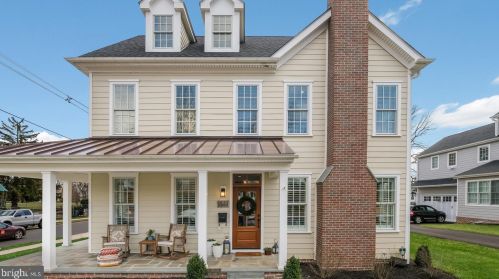 172 Oakland Ave, Gardenville, PA 18901-4128
