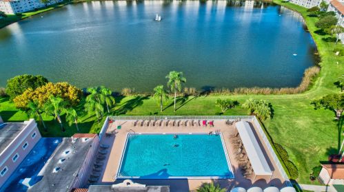 14095 Royal Vista Dr, Delray Beach FL  33484-1828 exterior