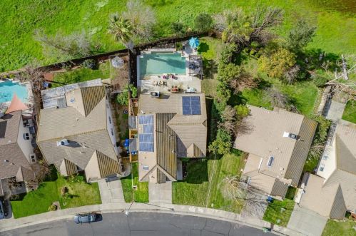 8856 Hiddenspring Way, Elk Grove CA  95758-6153 exterior