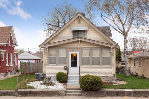 1122 Albemarle St, Saint Paul, MN 55117-4415