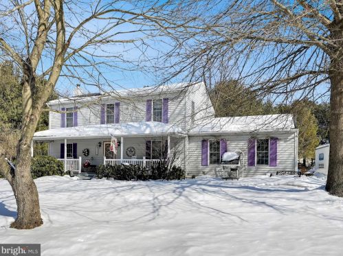 6442 Abbey Rd, Wind Gap, PA 18091-9508