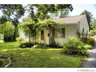 116 Cimarron Dr, Rochester, NY 14620-4624