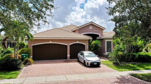18588 50th Ct, Hollywood, FL 33029-6243