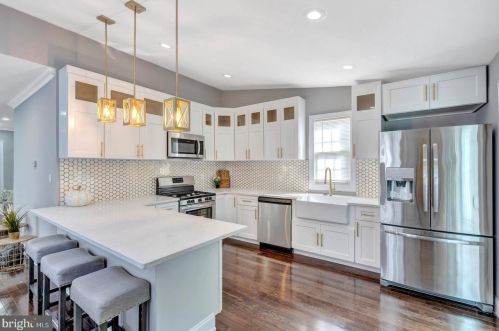 320 Maple Ave, Camden NJ  08109-2622 exterior