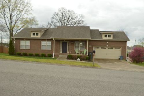 3486 Clover Hill Dr, Clarksville, TN 37043-3879