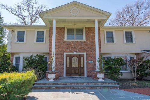 1 Stony Run Ct, Huntington Station, NY 11746-5000