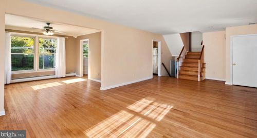 1027 Townsend Cir, Wayne, PA 19087-2717