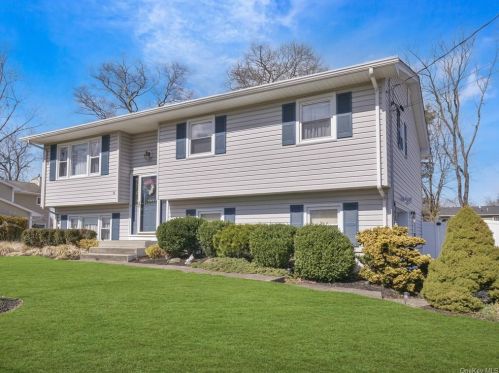 15 Kohler Ct, Congers, NY 10920-1505