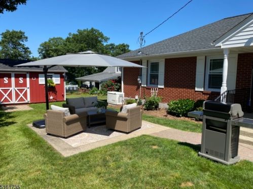 44 Wiltop Rd, Netcong, NJ 07857-1417