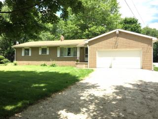 1809 Greensburg Rd, Canton OH  44720-1029 exterior