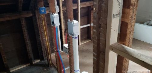 197 Vauxhall St, United States Coast Guard Ac CT  06320-3823 exterior