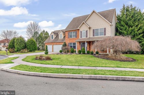 504 Sarah Ct, Navy Sup Dpt, PA 17050-7231