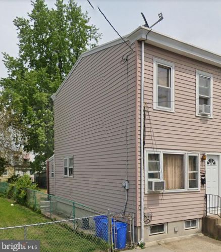 411 Hudson St, Gloucester, NJ 08030-1458