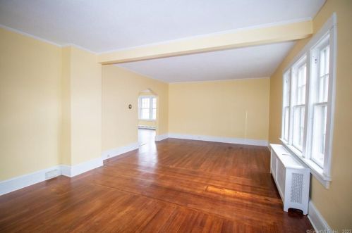 145 Boston Post Rd, Waterford CT  06385-2810 exterior