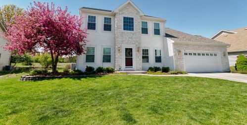 672 Summer Creek Rd, Oconomowoc, WI 53066-4159