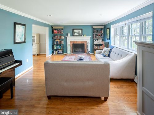 24 Rambler Dr, Southampton, PA 18966-2035