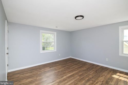 192 Somerset Dr, Willingboro, NJ 08046-2039