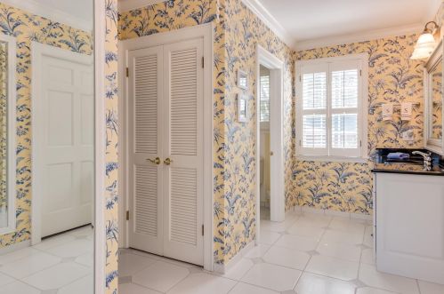 1050 Lake Hollingsworth Dr, Lakeland FL  33803-2267 exterior